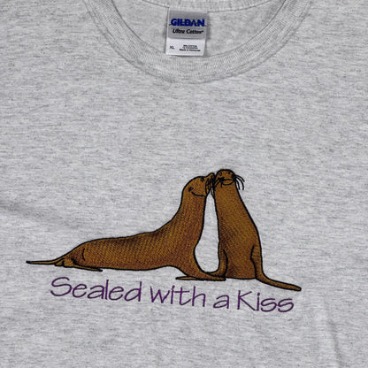 2010s - Marineland "Sealed with a kiss" - Grey - T-shirt - XL - The Circle Collective