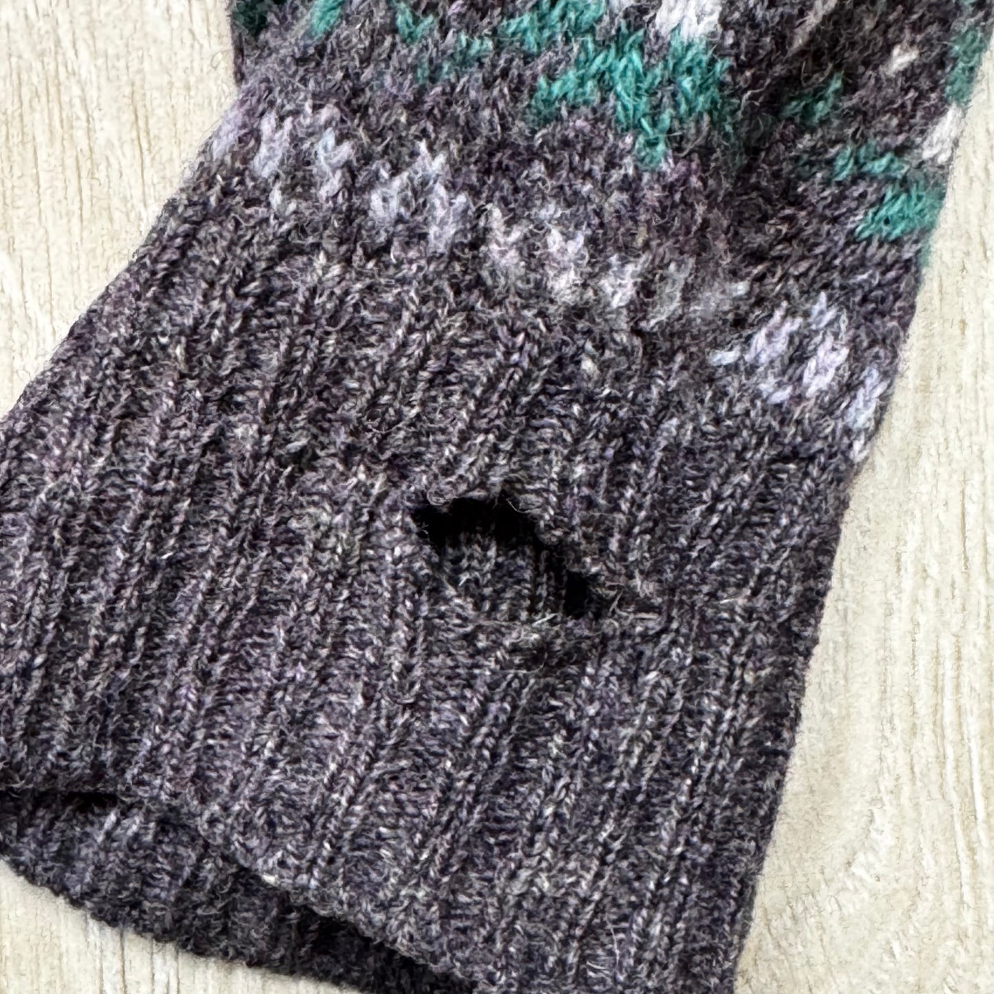1987 - Glencroft - Grey/Purple - Wool Sweater - Small